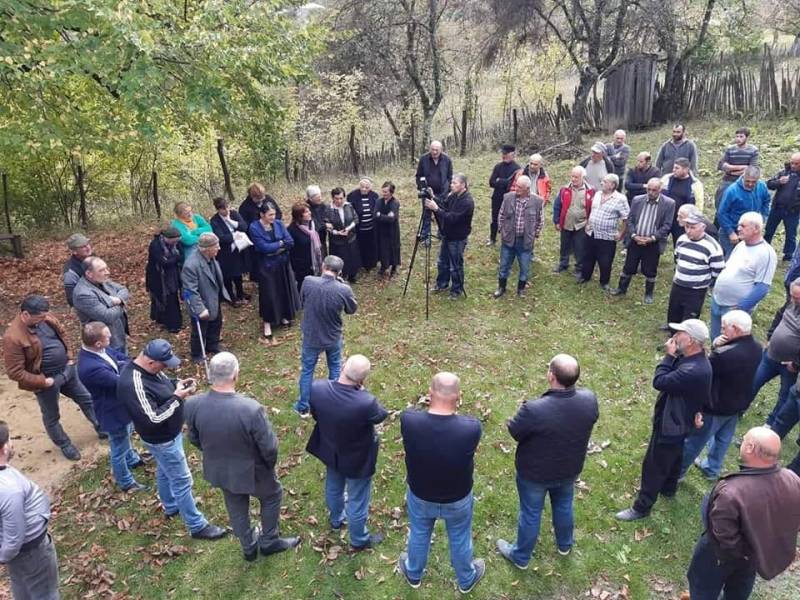 ხელისუფლების წარმომადგენლების მოსახლეობასთან შეხვედრები გრძელდება